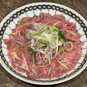 牛タン低温調理のカルパッチョ