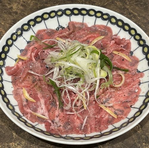 牛タン低温調理のカルパッチョ