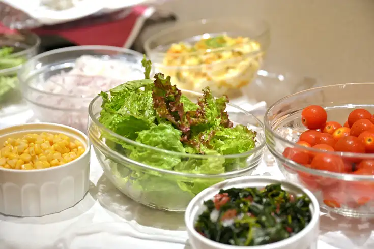地元野菜をメインプレートや、ビュッフェ料理でご提供♪
