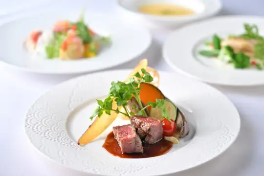 特別なお集りにぴったりなコース料理もご用意しております☆コースにもビュッフェがついてお得！！