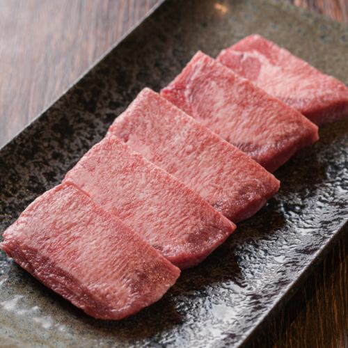 Easy to buy cheap and high quality meat ♪