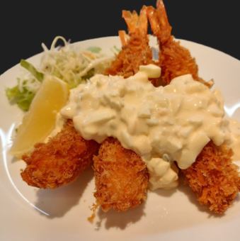 玉子たっぷりタルタルエビフライ