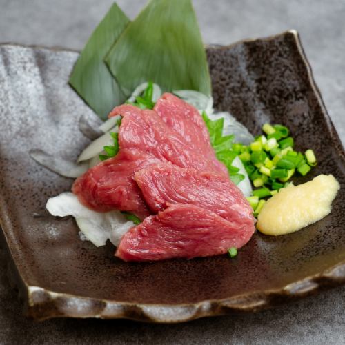 Very popular! Domestic horse sashimi