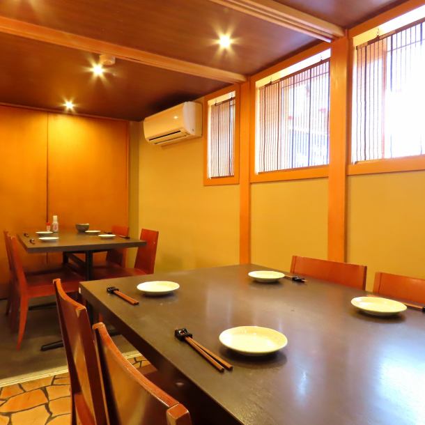 仕事終わりのひとときに、ほっと肩の力を抜ける場所。温かいおもてなしと賑やかな空気が、自然と心をほぐしてくれます。ゆったりとした時間の中で、明日への元気をチャージしませんか？人のぬくもりを感じる『炭旬』で、今夜も一杯。御殿場で居酒屋なら【御厨 炭旬】へ。