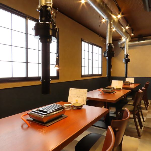 横一列で座れるお席は宴会でも◎直前だと埋まってる可能性もある為、事前にお席のご予約を頂くとスムーズです。