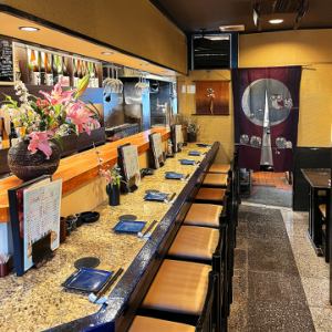 店一番の特等席★気づくと一番落ち着く居場所になる、居心地◎のカウンター席！週末は、満席になることが多いので、事前のNET予約がおすすめです♪