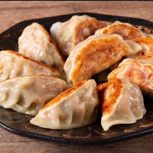 四川の真髄、店主の情熱が詰まった深い味わいの一皿を。