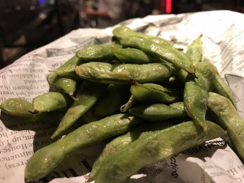 Steamed green soybeans (Edamame)