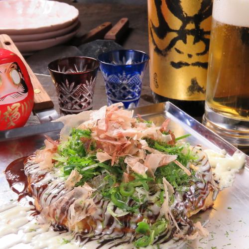 You can enjoy plenty of teppanyaki such as okonomiyaki and monja.