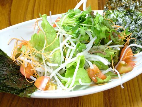 Hand kneaded stone seaweed Japanese style salad