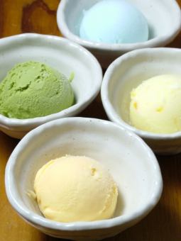 Vanilla ice cream/Matcha ice cream