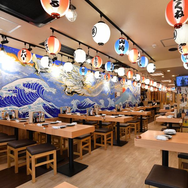 最大120名様までご利用可能な広々としたスペースは、結婚式の二次会や会社の大規模な宴会にぴったりです。飲み放題付きのコースもご用意しておりますので、貸切でのご利用もぜひご検討ください◎