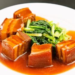 毛沢東が好んだバラ肉の煮込み／豚ホルモンの激辛水煮