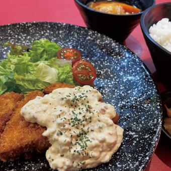 マグロカツ定食