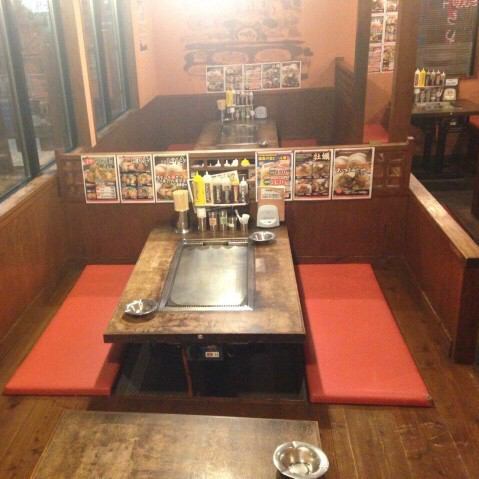 [For families ◎ Loose digging seats] A tatami mat seat that can accommodate 20 people.Since there is a partition, you don't have to worry about the distance from other groups ♪ It is very popular with families with small children and various banquets!