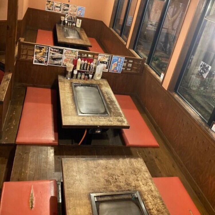 The tatami room is perfect for dining with family or friends and can accommodate up to 20 people.