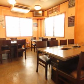 [Smoking is allowed at all seats] Table seats are available in the store.It is a homely atmosphere where even one person can feel free to come.Please feel free to stop by on your way home from work or shopping.