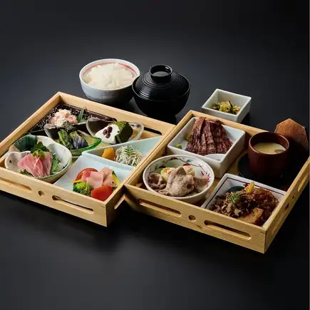 【数量限定】お肉膳スギモト二段重●すき焼き・しゃぶしゃぶなど13品●一名様~少人数での会食に