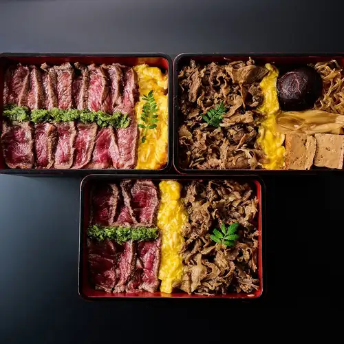 黒毛和牛のお重料理などランチに最適な料理が充実