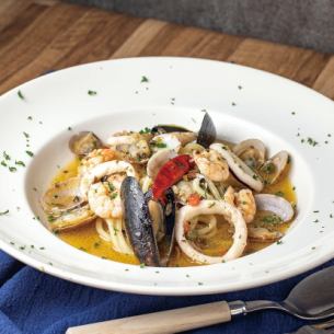 Tomato: Pescatore with plenty of seafood