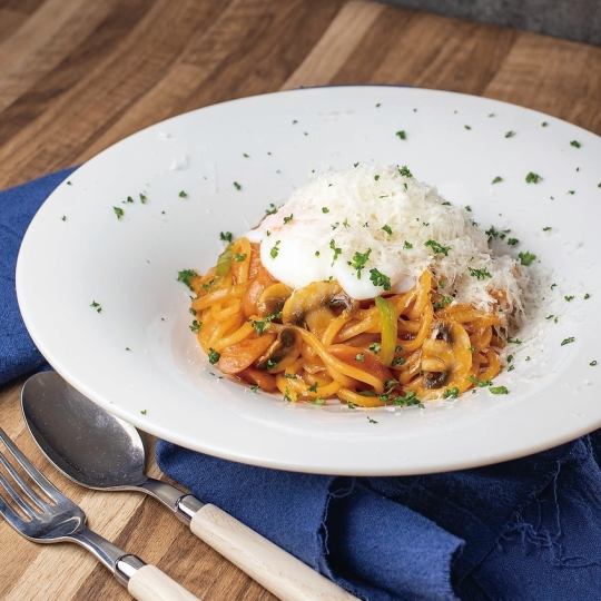 もちもち生パスタは大人気!種類豊富にご用意しております☆【絶品山盛りチーズのナポリタン】1,408円(税込)