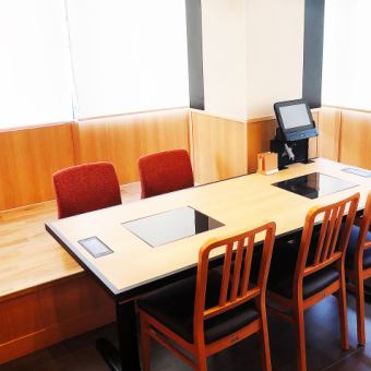 Private room seating for up to 18 guests.There is also a private room with a children's space for children.