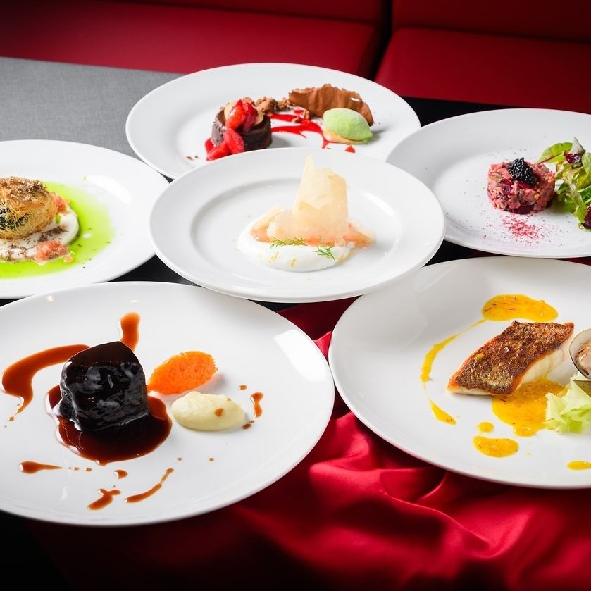 おしゃれな店内・料理はクリスマスデートに最適です