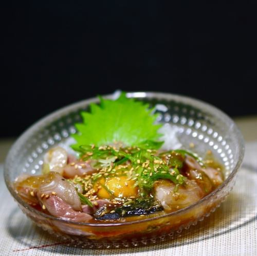 海鮮ユッケ
