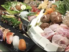 2H 음료 무제한+요리 10품【아코스 코스 냄비 있음】쿠폰 가격 7100엔→부가세 포함 6600엔 아카시
