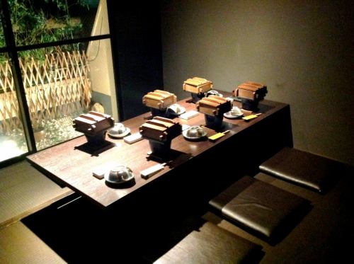 つなげれば大人数宴会も対応可能です。