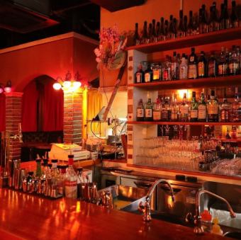 The stylish bar counter with a mature atmosphere is recommended for singles and couples ★Please spend a relaxing time with delicious alcohol and food.