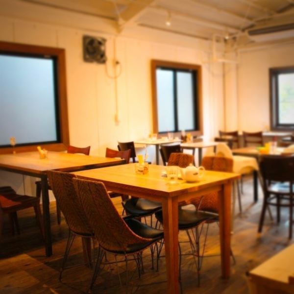 [Please contact us for a charter!] The 1st floor can be reserved for 8 to 16 people, and the 2nd floor can be reserved for 10 to 34 people. .The stylish atmosphere is recommended for girls-only gatherings♪ Feel free to stop by after work.On Sundays and public holidays, it is possible to rent out for lunch! *Minimum number of adults to rent.