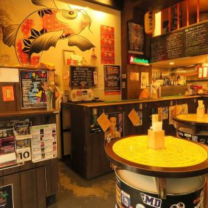 1Fの丸テーブル☆みんなでワイワイ楽しみながらお酒が飲める♪是非お立ち寄りください☆