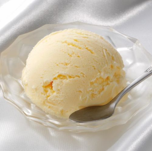 ice cream (vanilla or chocolate)