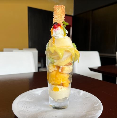 "Mango Parfait" Limited quantity from May. Ends when mangoes run out.