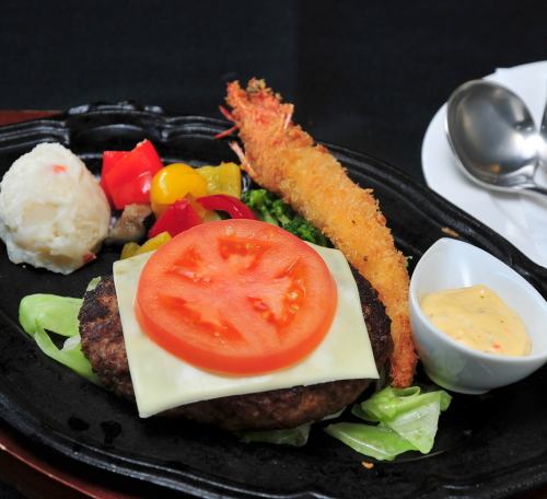 Chef's Recommended Lunch: May/June Limited Menu "Teppan Hamburger with Fried Shrimp"