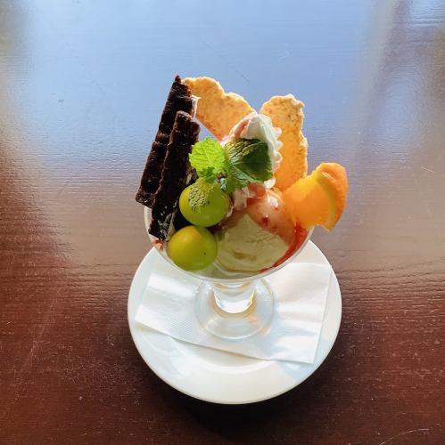 フルーツパフェ