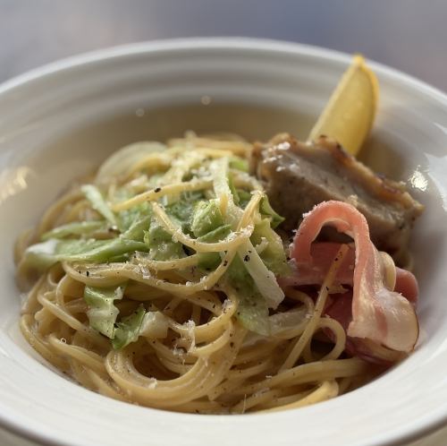 春キャベツと新玉ねぎのレモンクリームパスタ