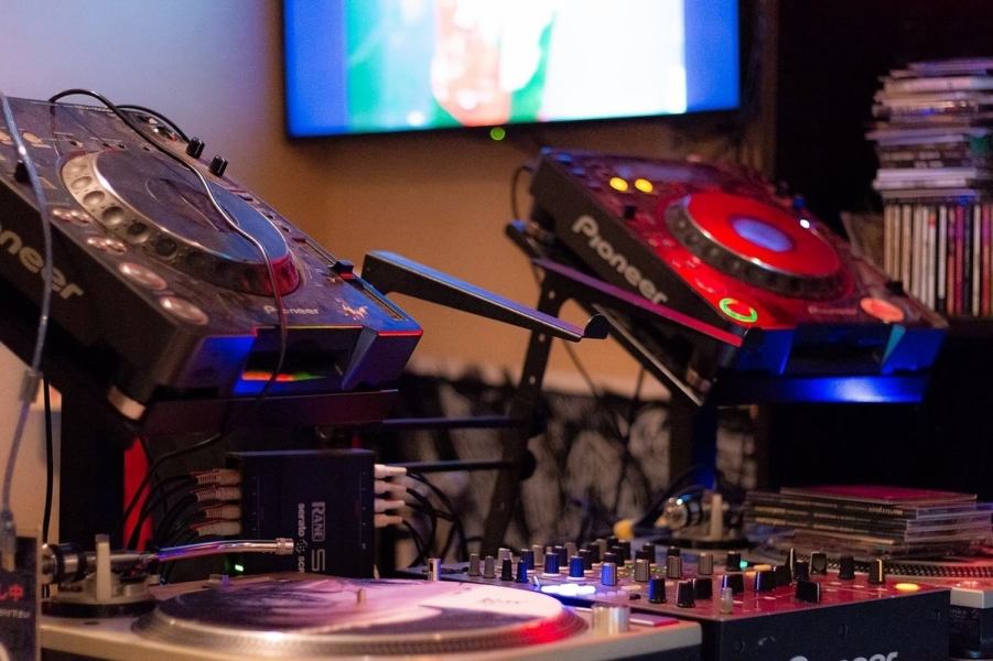 Equipped with a DJ booth ♪ Please use it for parties by renting DJ equipment ♪