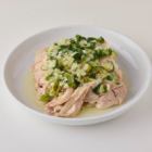 蒸し鶏のネギソース
