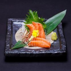 甲斐サーモンのお刺身