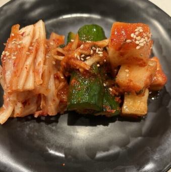 キムチ盛り合わせ