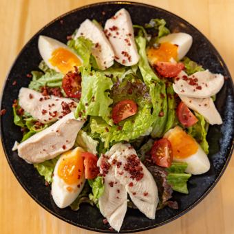しっとりむね肉の大吉サラダ