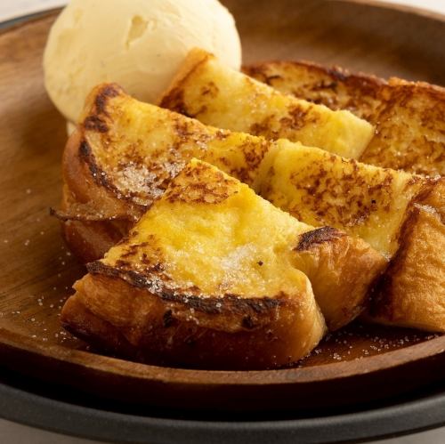 《マジうま》フレンチトーストバニラアイス添え/クロワッサン DE ハニートースト
