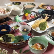 ヘルシーで身体に優しい食材に拘っています。