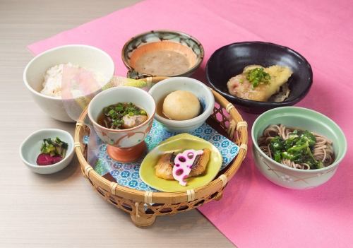 彩りとろろ御膳