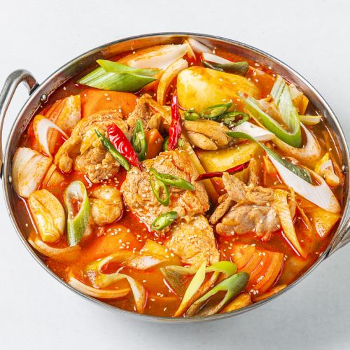 Dakbokgumtang (chicken stir fry pot)