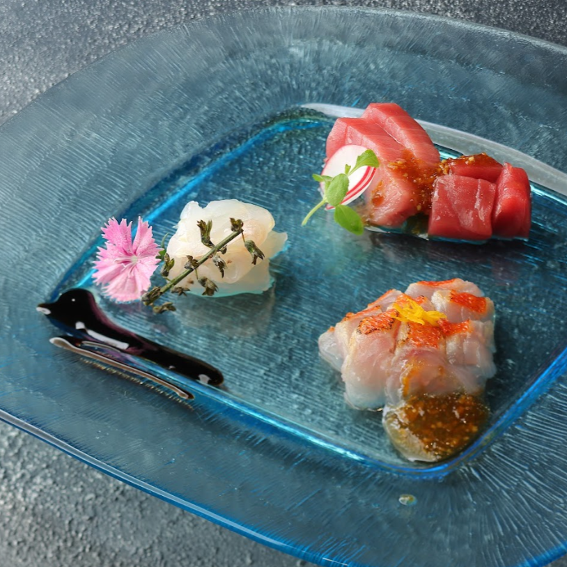 市場で選び抜いた「その日の最良」の魚介を使用しております