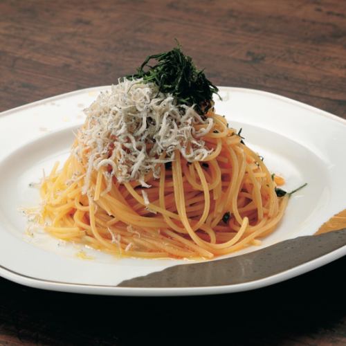 当店人気の一皿！しらすと大葉のパスタ