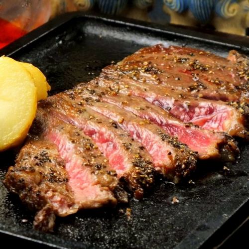 沖縄県産牛のステーキ